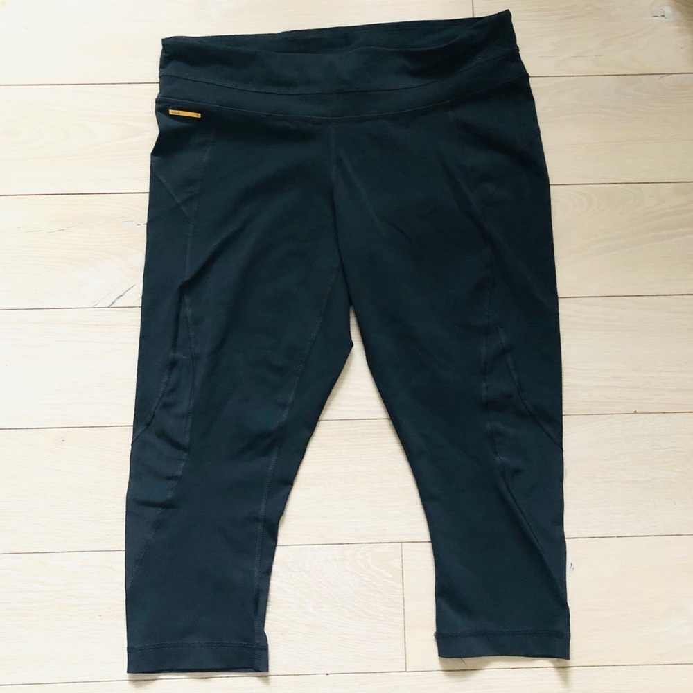 Lole Black Capris Mesh Panel Leggings Size L